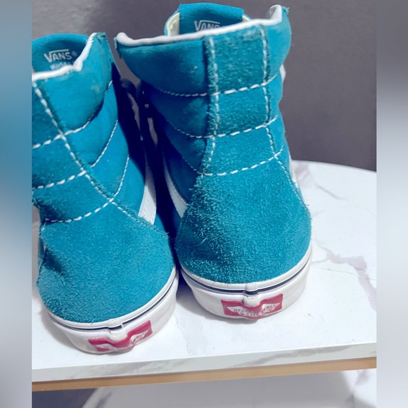 Vans - Picture 3 of 6